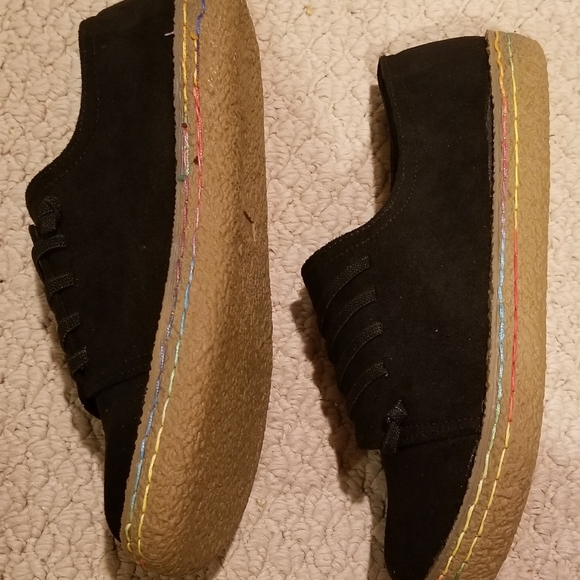 Comfortable Onyx Slip-On Sneakers - Picture 7 of 7